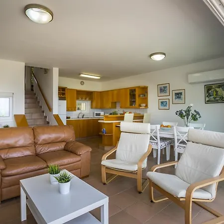 Protaras Beachfront Sirina Lina *